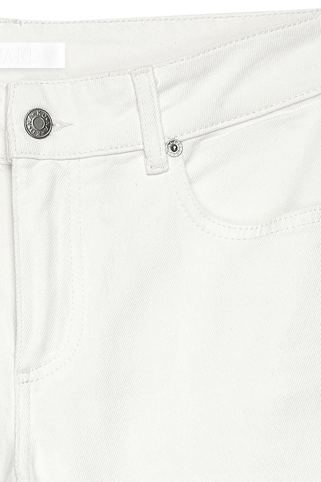 Trendy Low Waist Jeans for Women in Pakistan – Slim Fit & Street Style Denim