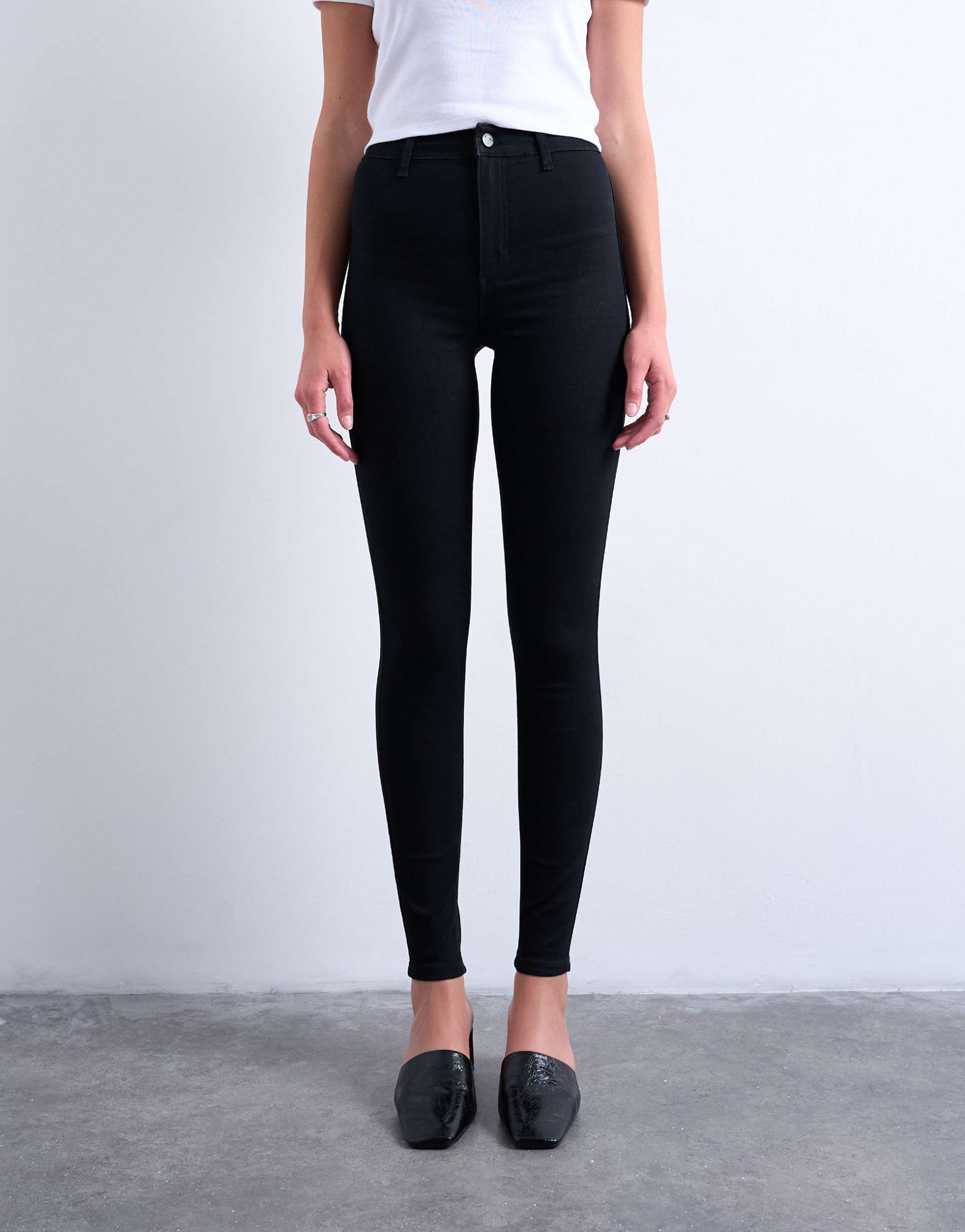 Women Skinny Jean in Black – Slim Fit Stretch Denim | PRINDA