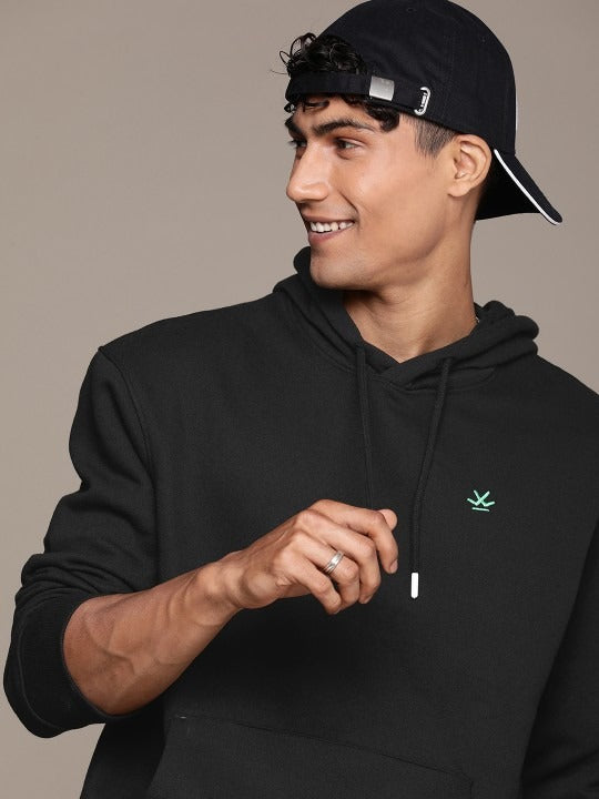 Solid Hooded Pullover Sweatshirt – Comfortable Winter Hoodie for Men in Pakistan