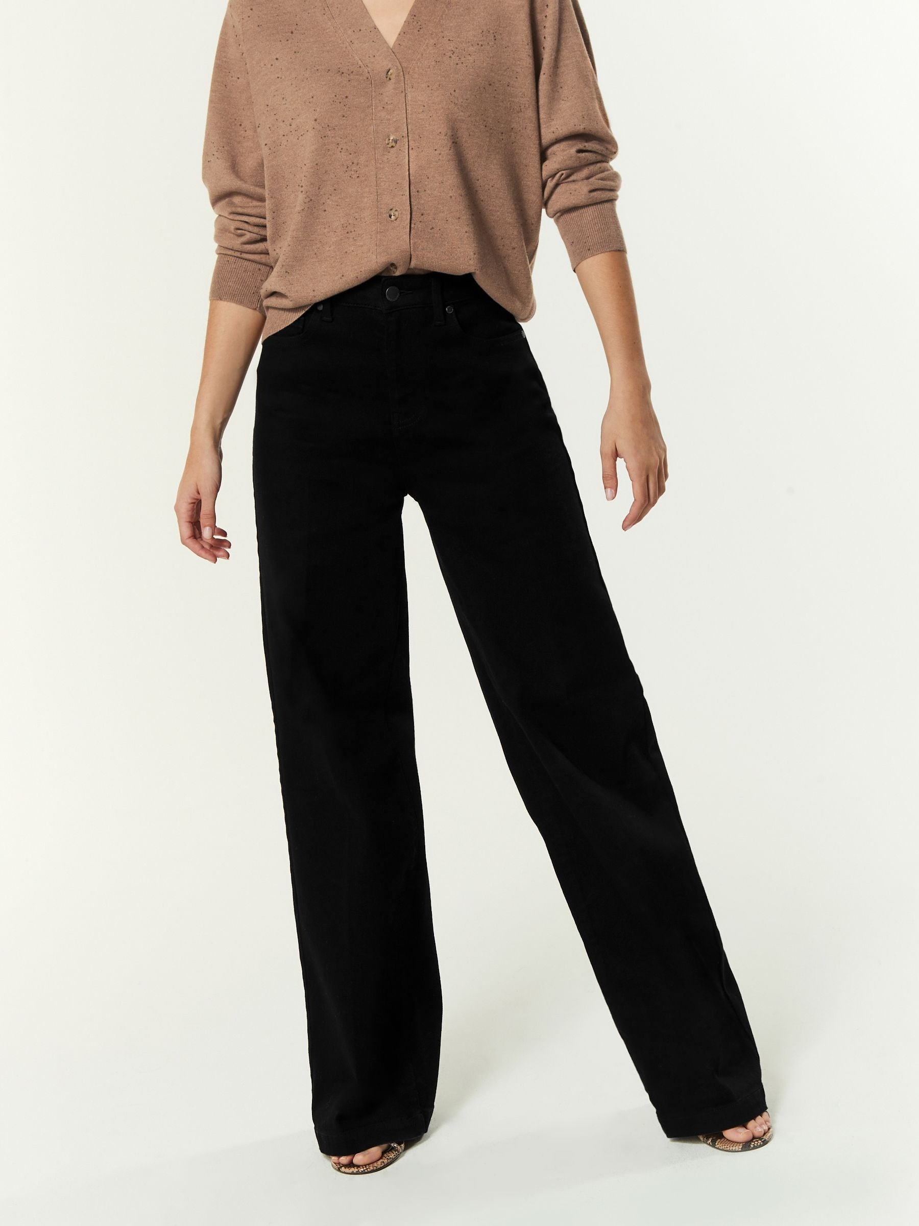 Women Black Wide Leg Jeans – High Waist Loose Fit Denim Pants for Women in Pakistan | PRINDA