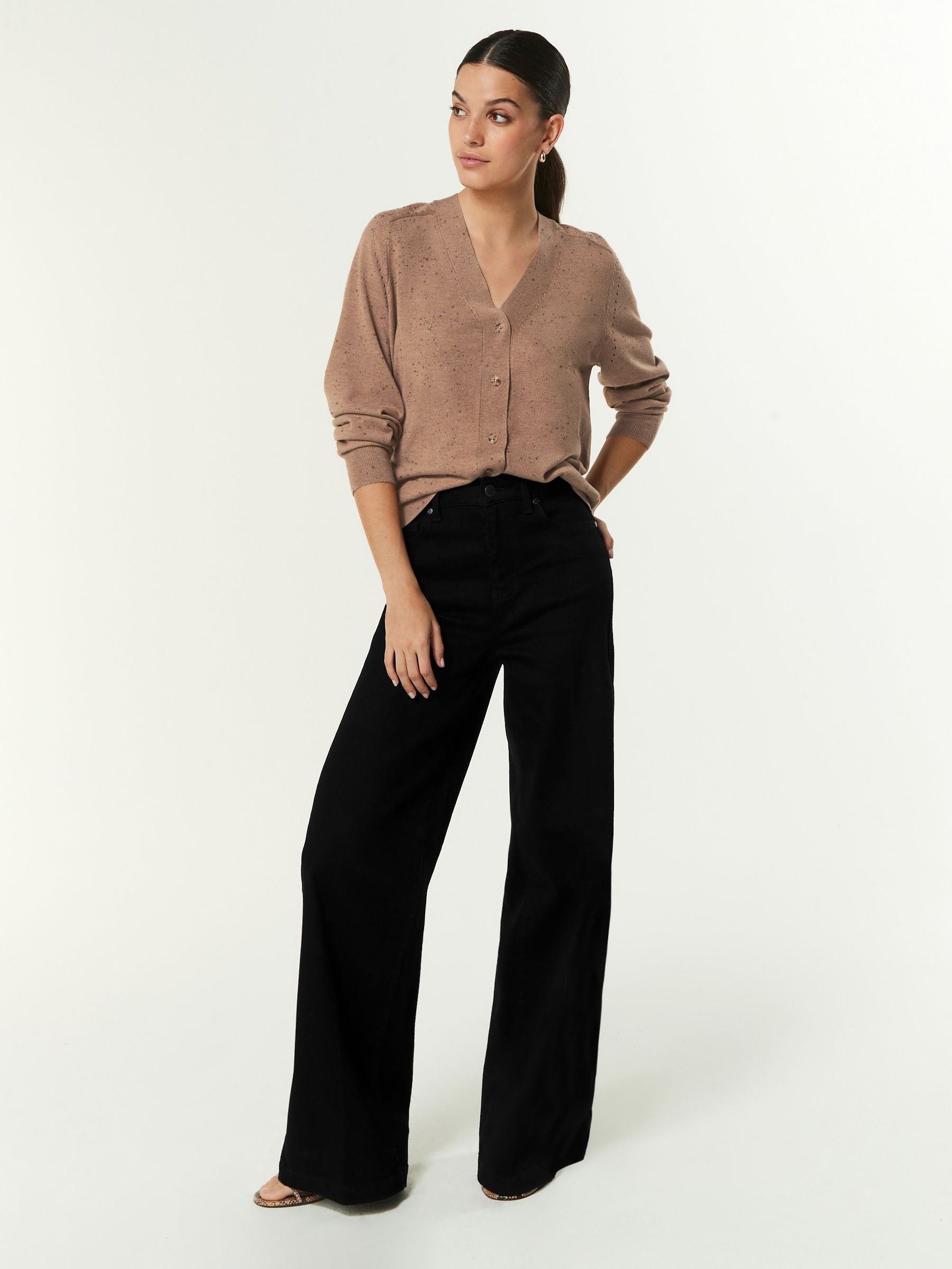 Women Black Wide Leg Jeans – High Waist Loose Fit Denim Pants for Women in Pakistan | PRINDA