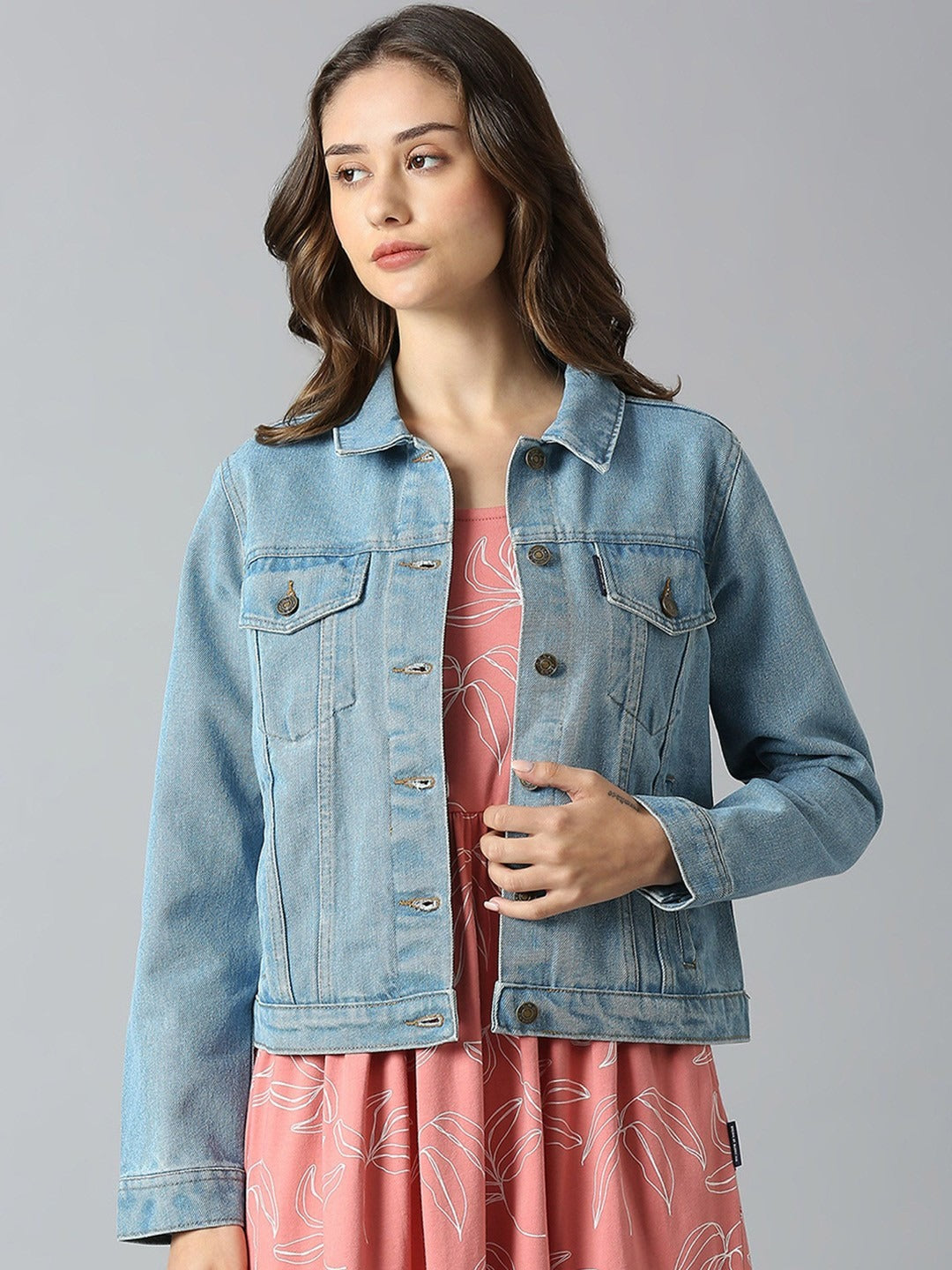 Women Washed Lightweight Outdoor Denim Jacket with Patchwork – Breathable Stylish Outerwear for Pakistan | PARINDA