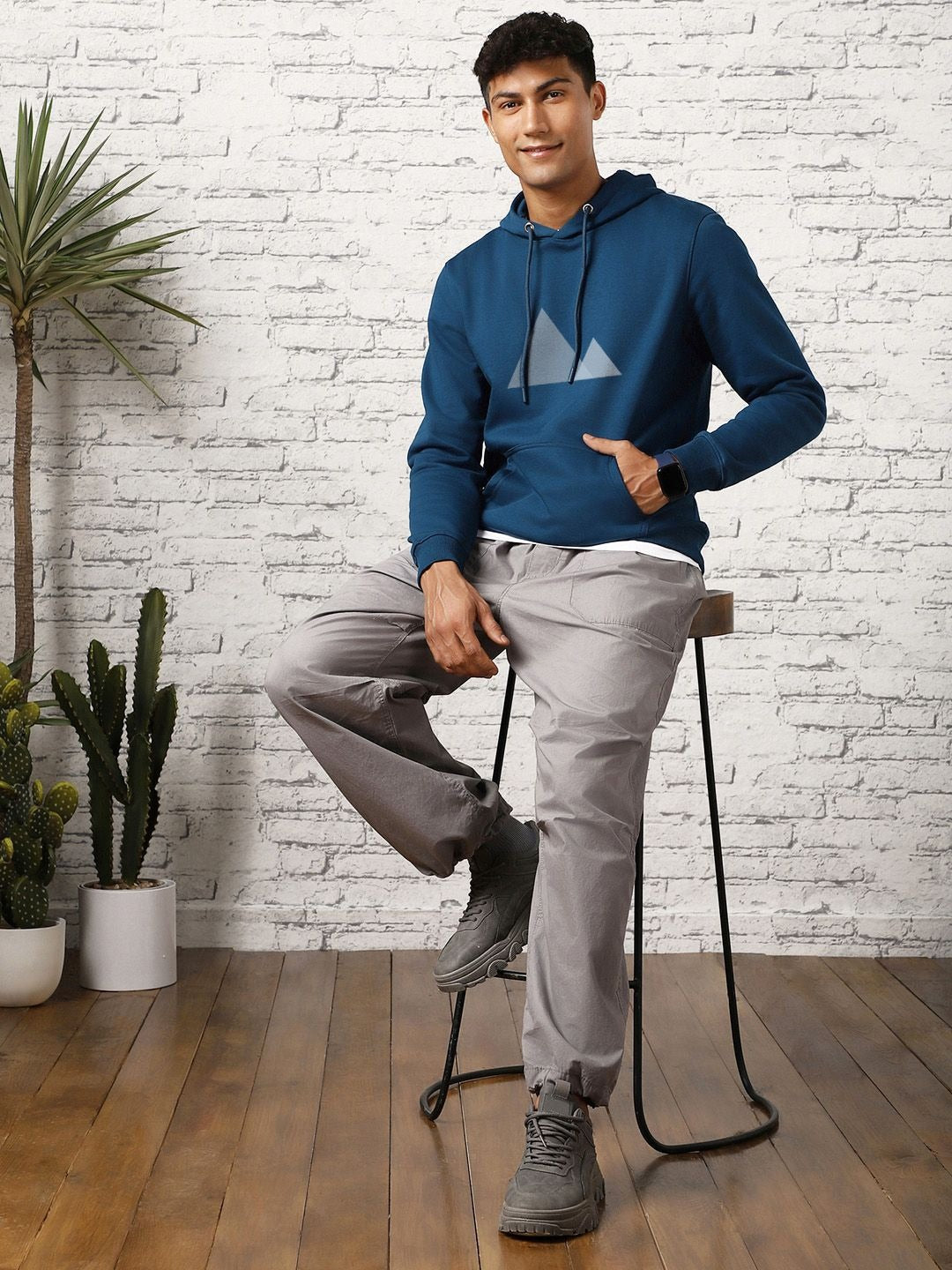 Men Printed Hooded Sweatshirt – Stylish Winter Streetwear in Pakistan | PRINDA