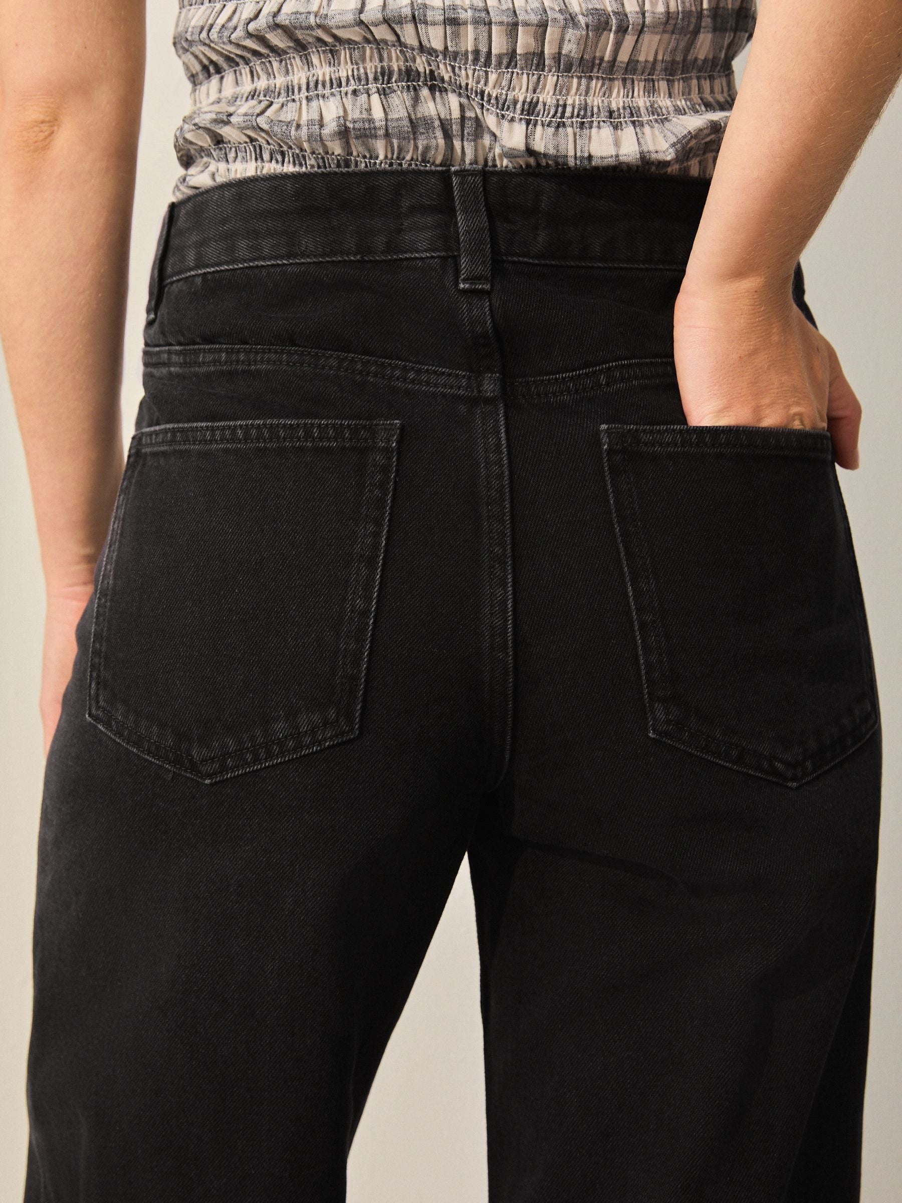 Women Black Wide Leg Jeans – Trendy High Waist Denim Pants for Pakistan | PRINDA