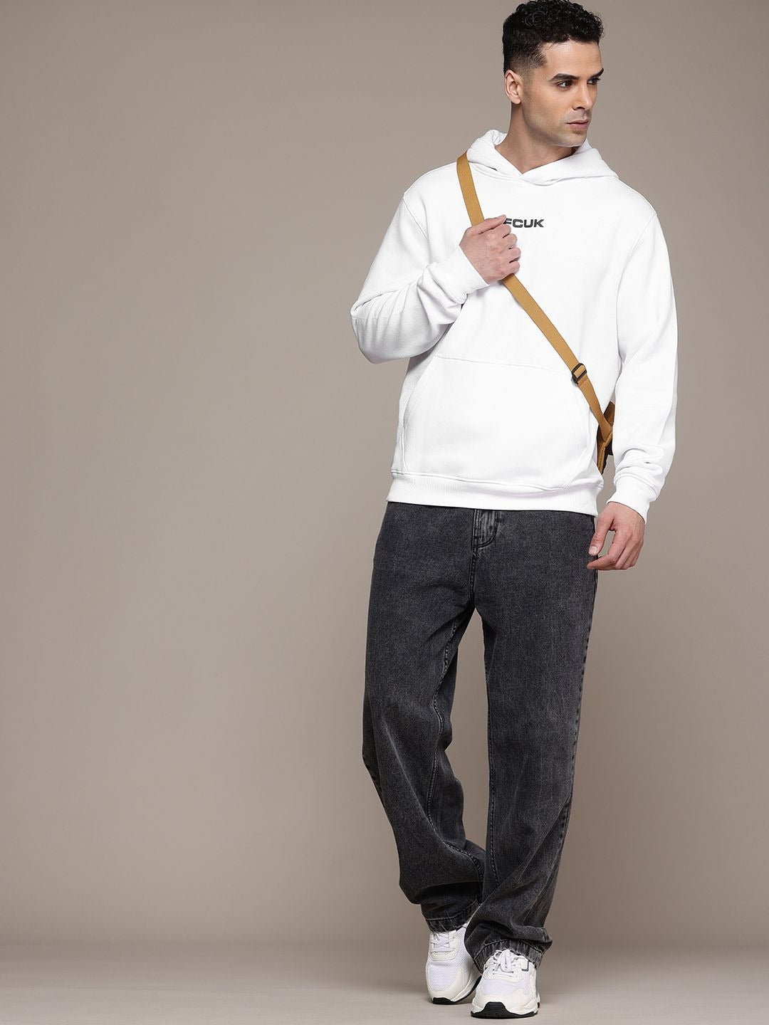 Hooded Sweatshirt for Men – Comfortable Cotton Pullover Hoodie in Pakistan | PRINDA