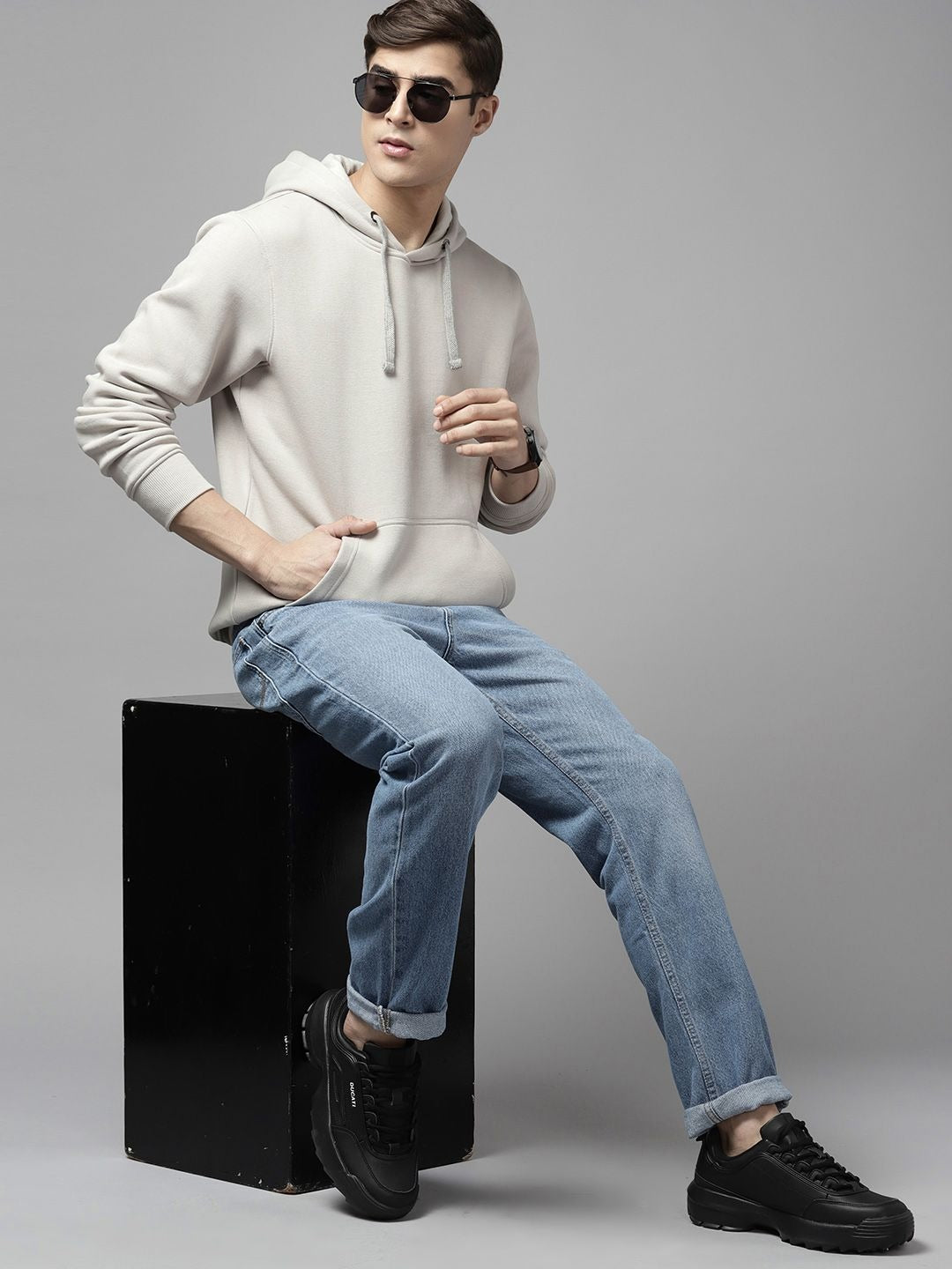 Men Solid Hooded Sweatshirt – Cotton Fleece Pullover Hoodie for Men in Pakistan | PRINDA