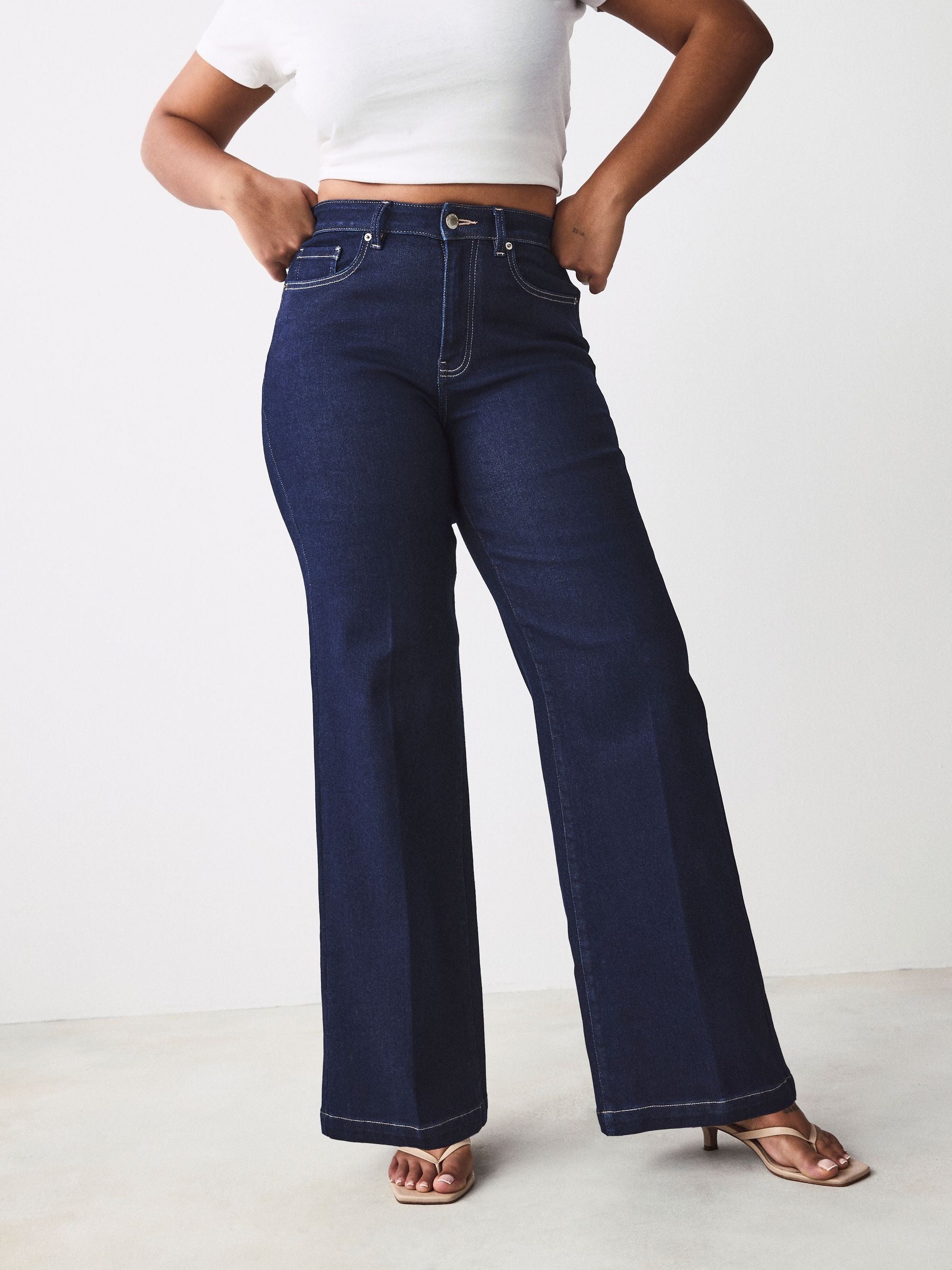 Women Rinse Hourglass Wide Leg Jeans – Trendy High-Waisted Cotton Denim for Pakistan | PRINDA
