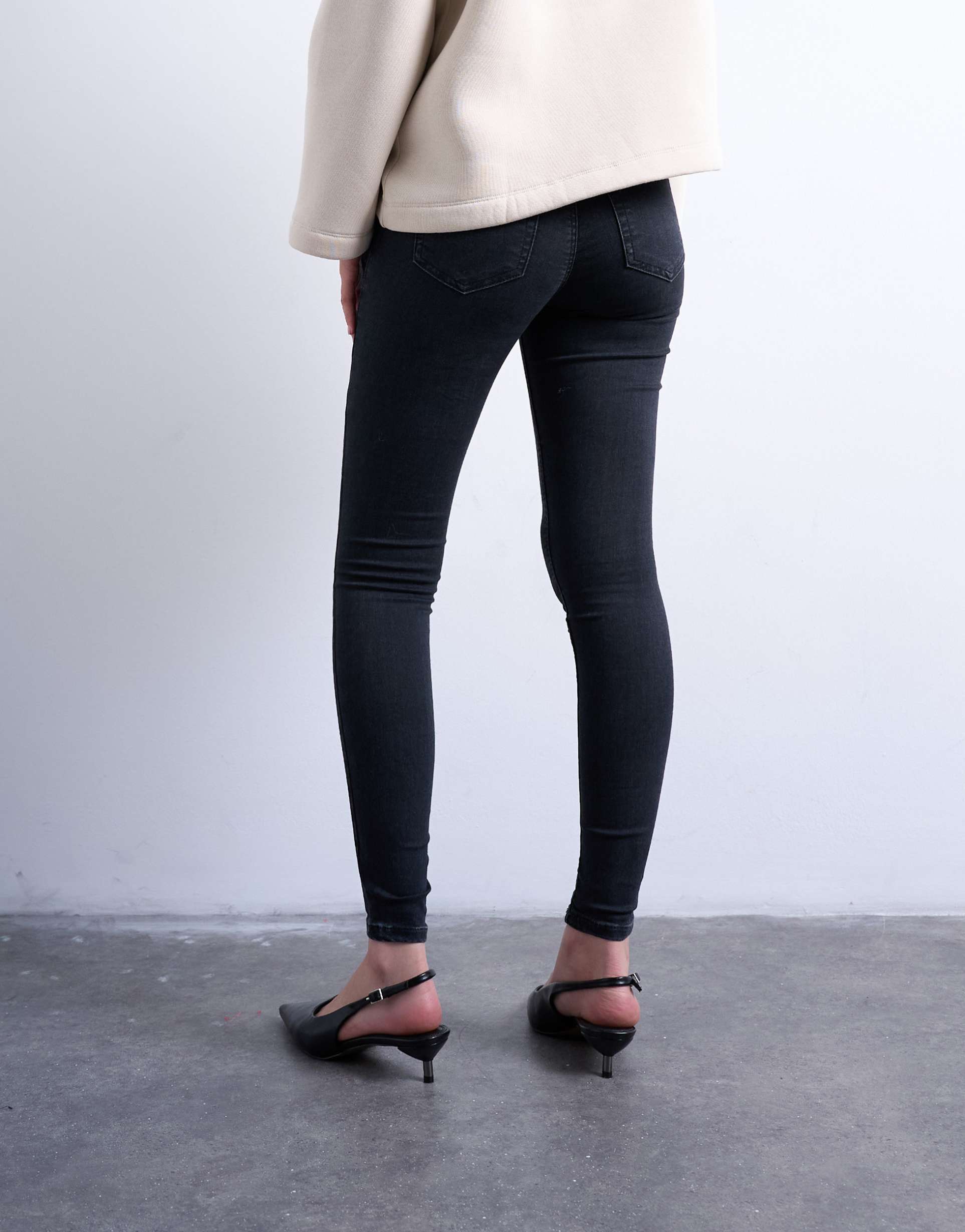 Women Skinny High Rise Jeans in Washed Black – Premium Stretch Fit | PRINDA