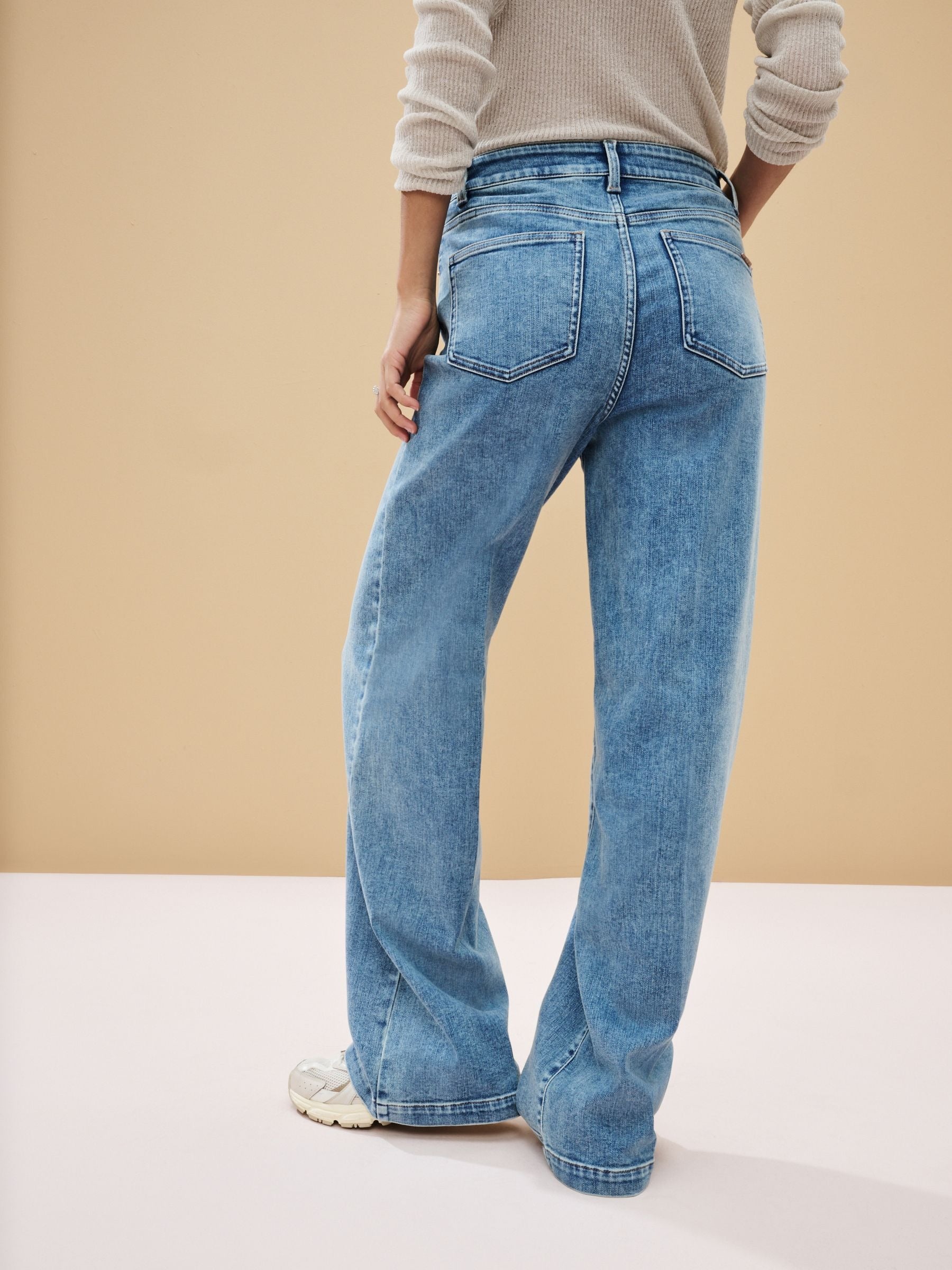 Women Mid Blue Wide Leg Jeans – Trendy High Waist Denim Pants for Women in Pakistan | PRINDA