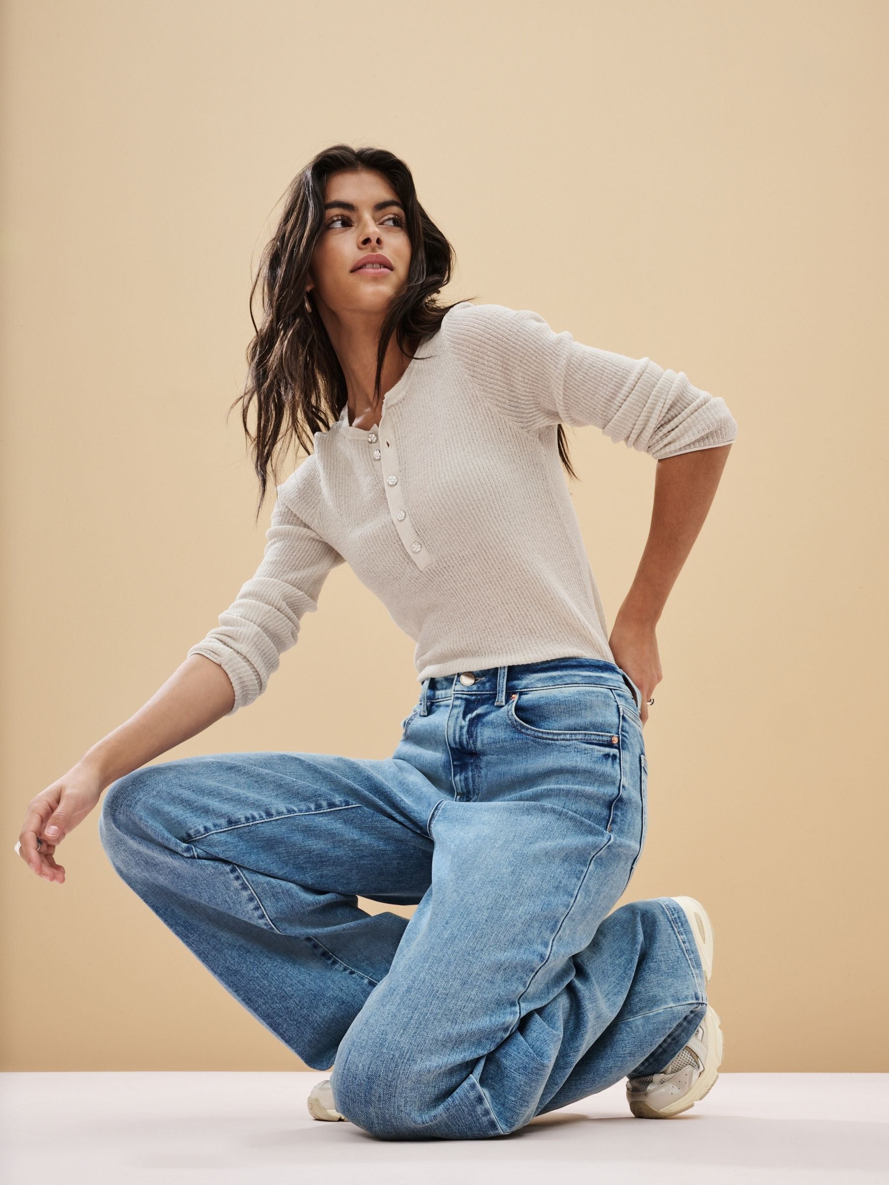 Women Mid Blue Wide Leg Jeans – Trendy High Waist Denim Pants for Women in Pakistan | PRINDA
