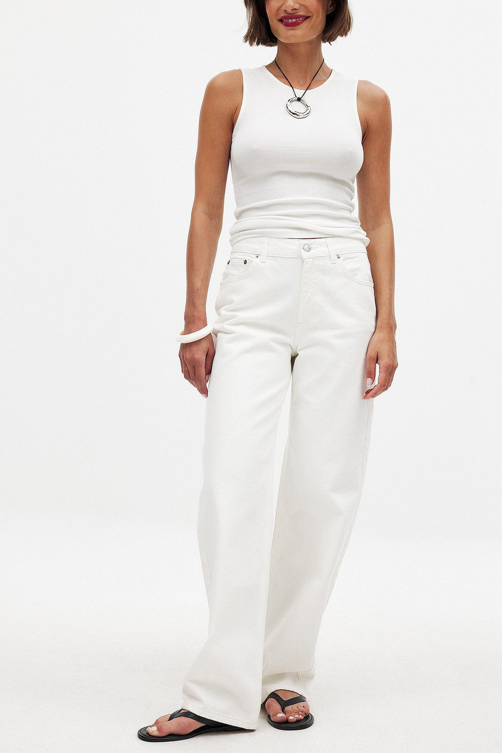 Women Mid Waist Straight Jeans – Classic Mid-Rise Straight Fit Denim for Pakistan | PRINDA