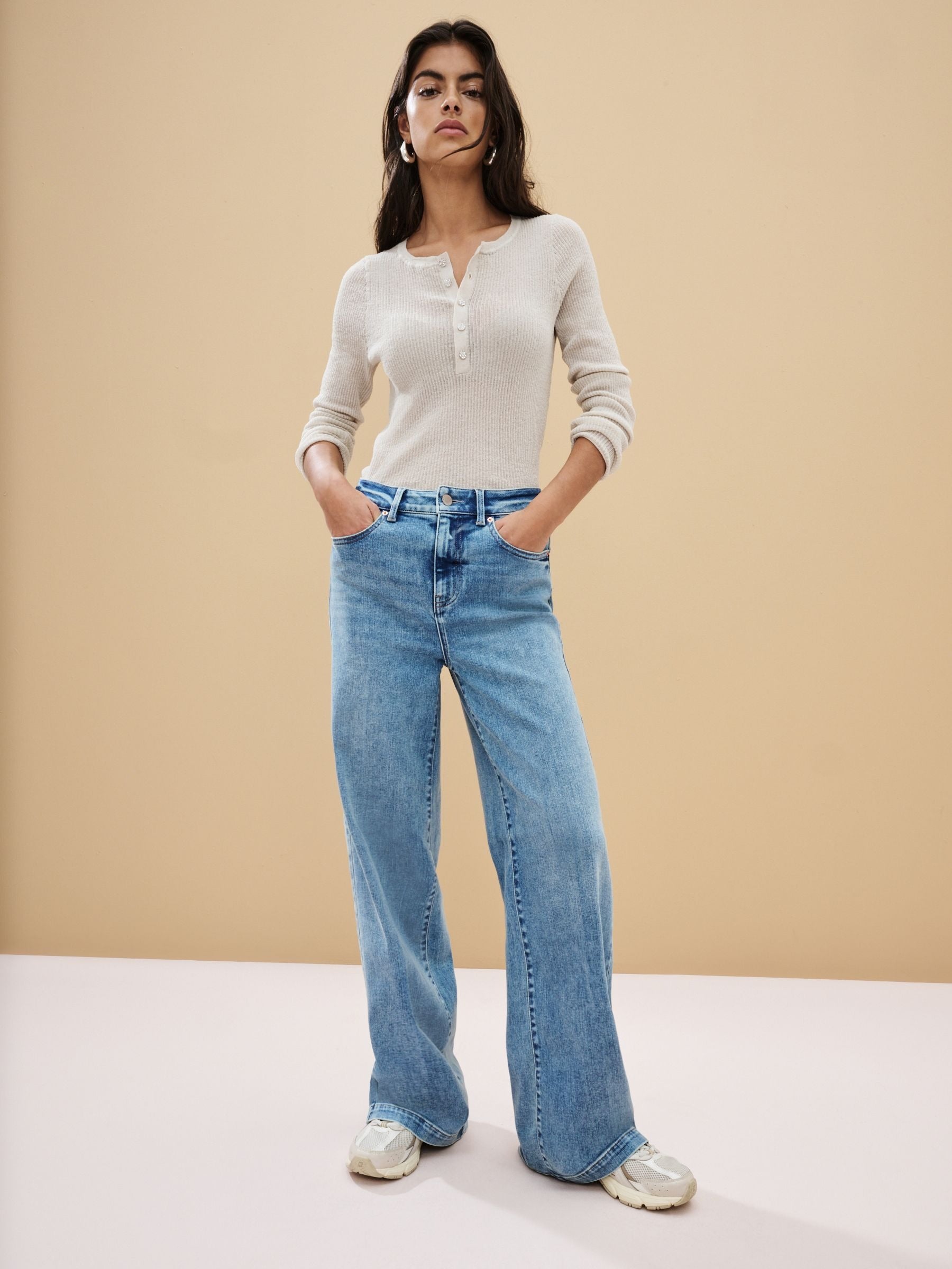 Women Mid Blue Wide Leg Jeans – Trendy High Waist Denim Pants for Women in Pakistan | PRINDA