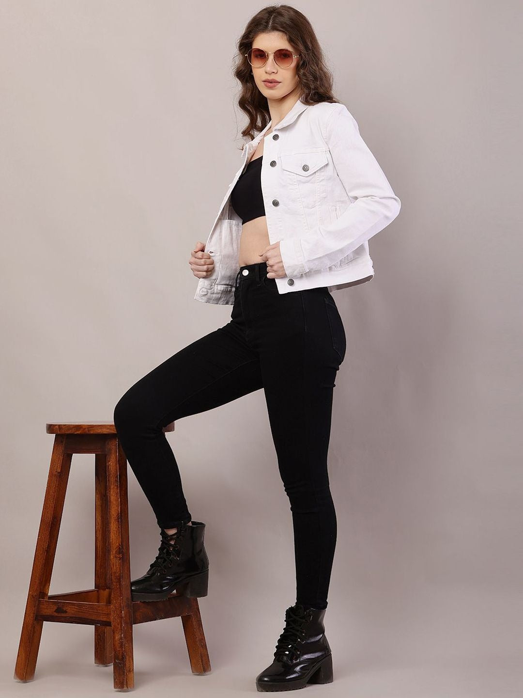 Spread Collar Cotton Crop Denim Jacket – Trendy Short-Length Outerwear for Women in Pakistan | PARINDA