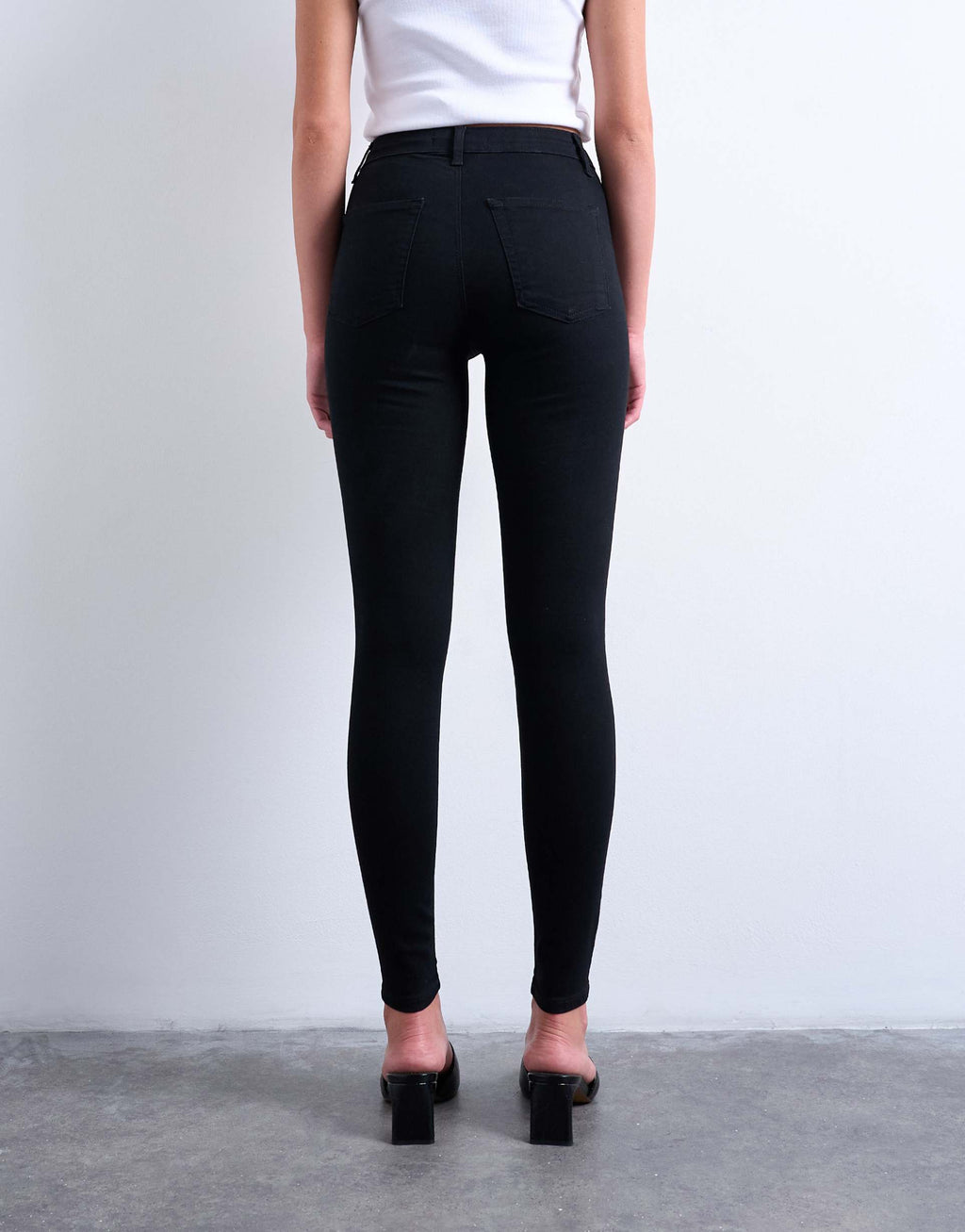 Women Skinny Jean in Black – Slim Fit Stretch Denim | PRINDA
