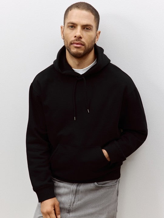 Men Black Relaxed Fit Hoodie – Comfortable Cotton Sweatshirt for Everyday Style in Pakistan | PRINDA