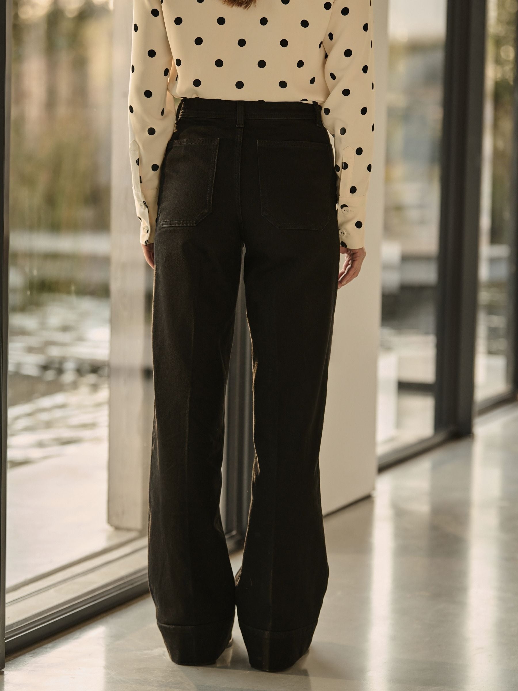 Women Black Patch Pocket Wide Leg Jeans – High Waist Loose Fit Denim Pants for Women in Pakistan | PRINDA