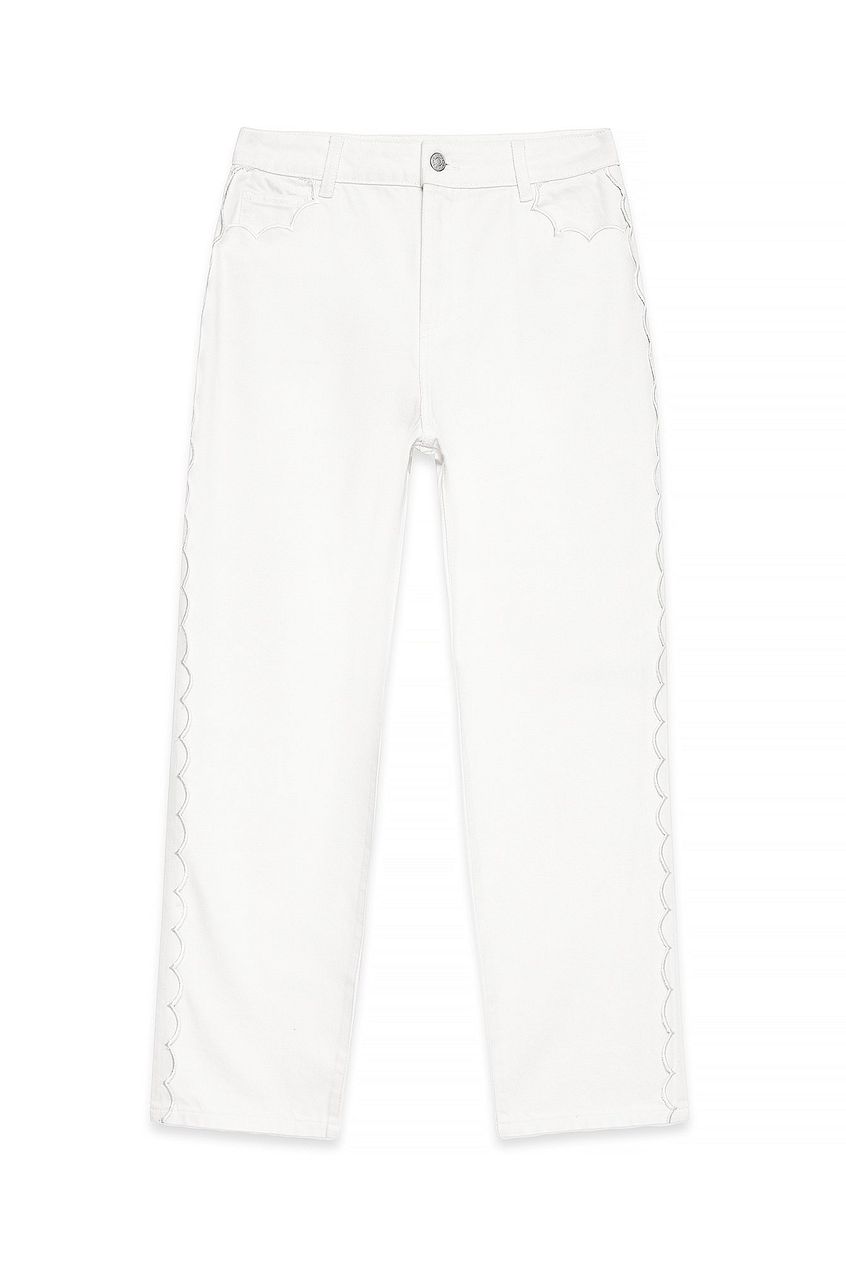 Women Cropped Scallop Detail Denim Jeans – Feminine Scallop Hem, Trendy Cropped Fit | PRINDA