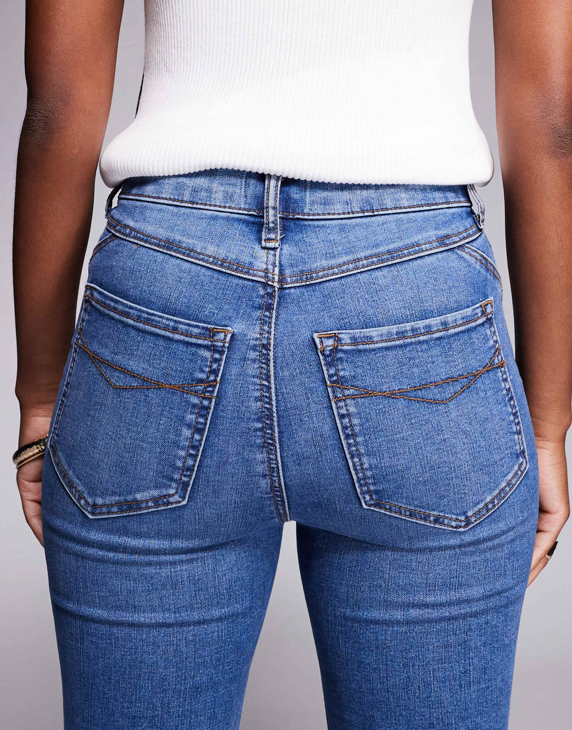 Skinny Jean in Medium Denim – Slim Fit Stretchable Jeans for Men in Pakistan | PRINDA