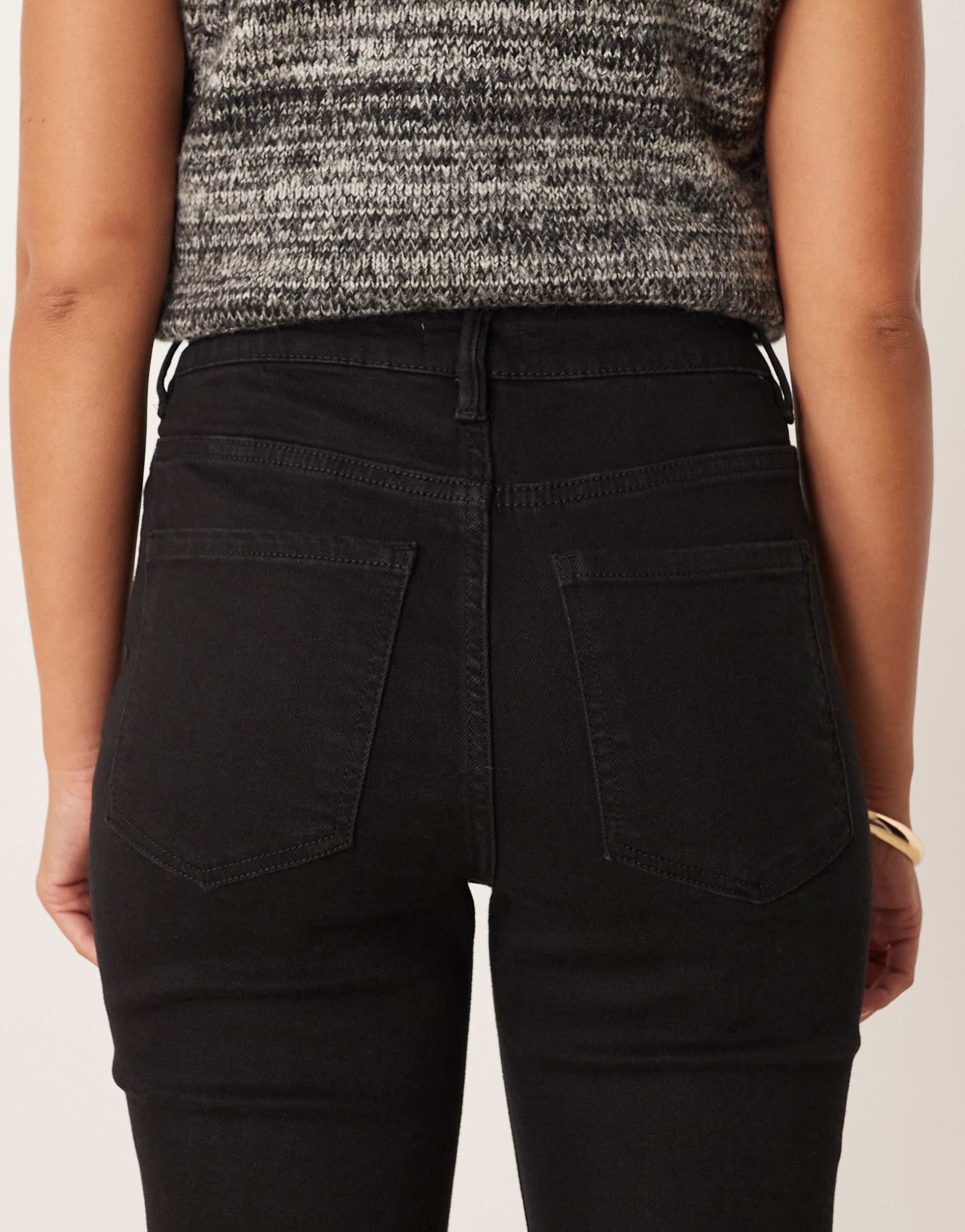 Skinny Jean in Black – Stretchable Slim Fit Denim for Men in Pakistan | PRINDA
