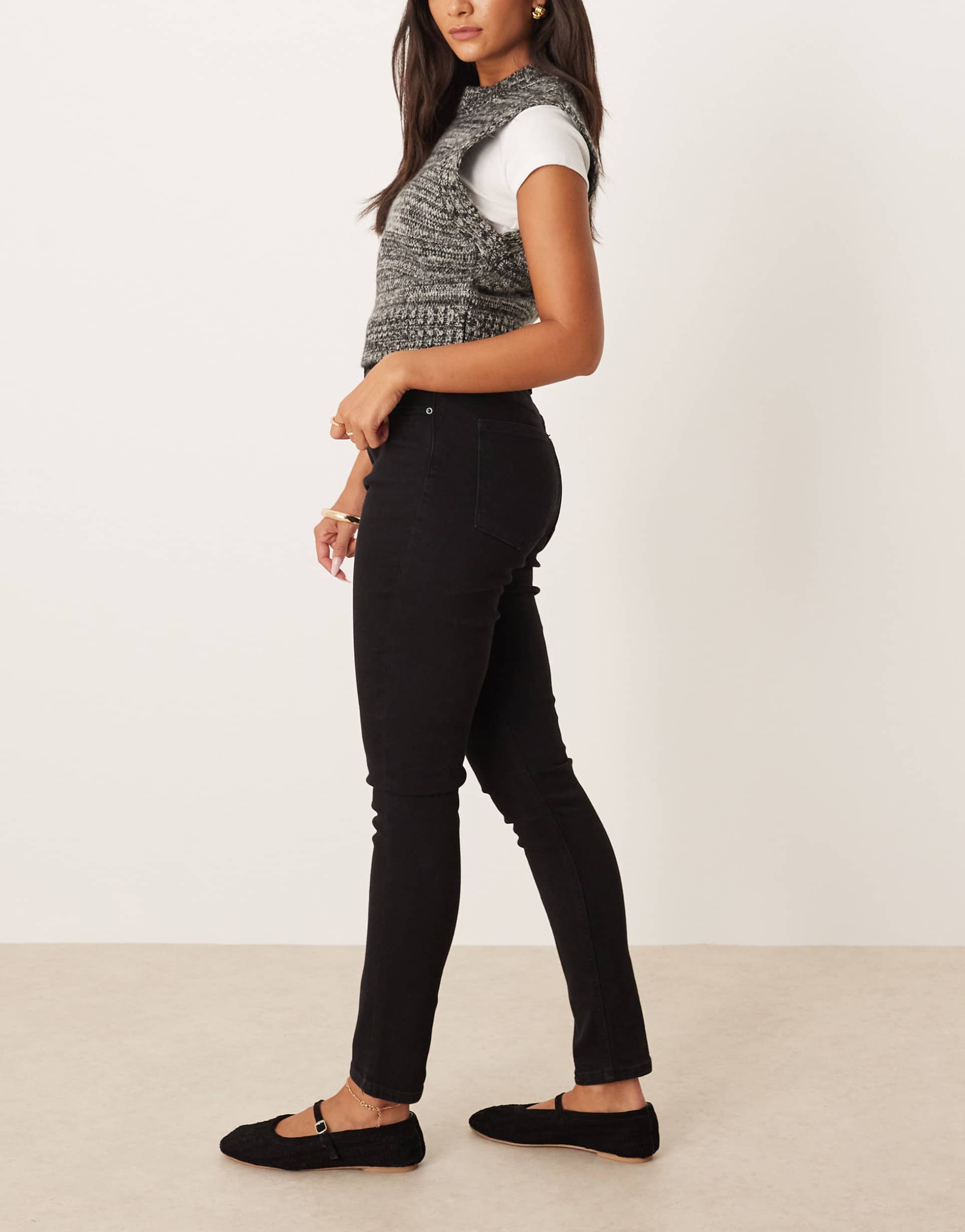 Skinny Jean in Black – Stretchable Slim Fit Denim for Men in Pakistan | PRINDA