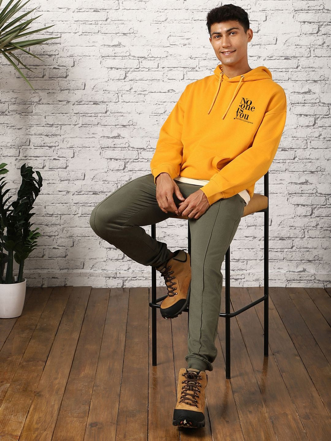 Men Hooded Sweatshirt – Comfortable Casual Winter Wear in Pakistan | PRINDA
